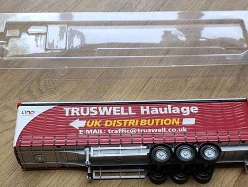 Corgi tri axle curtainside - tri,