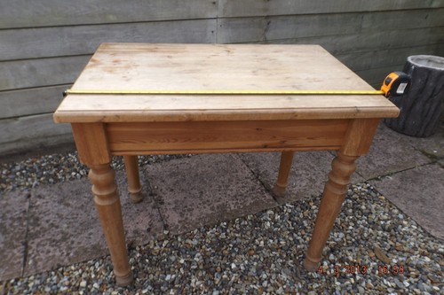 Rustic farmhouse kitchen - farmhouse, table