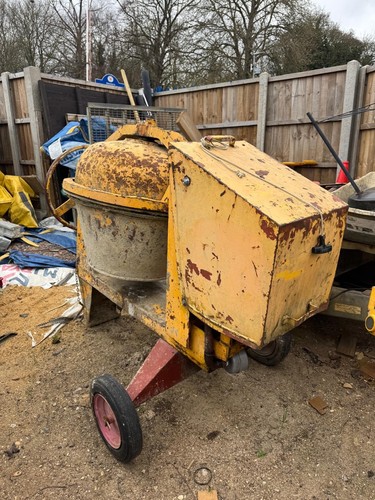 Cement mixer with diesel - with,