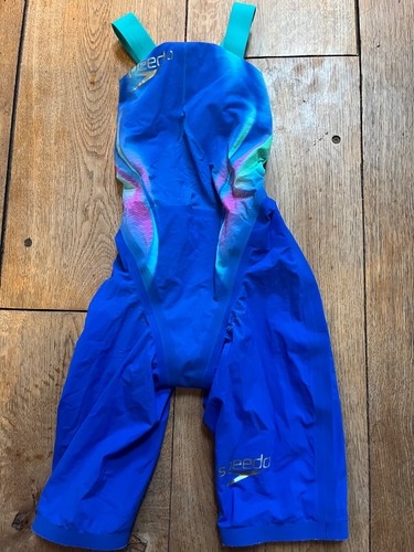 Speedo swimming race - , lzr