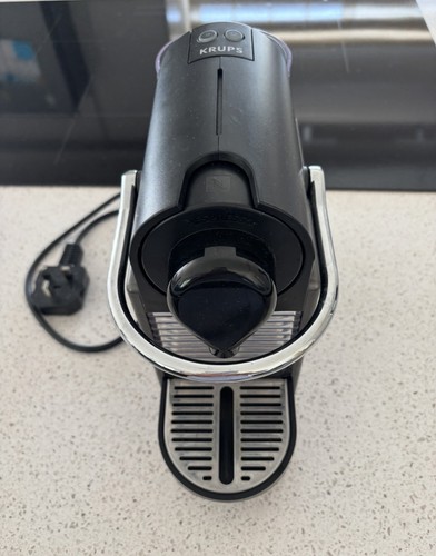 Nepresso pixie coffee machine - pixie,