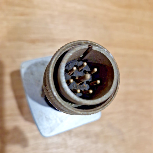 Amphenol cable plug - plug, 3106a