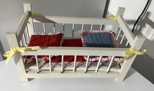 Vintage white wooden - white, crib