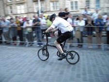 Photo 6x4 Folding Bike Race competitor Edinburgh A Birdy Grey folding bik c2009