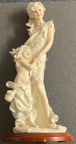 Stunning vintage ceramic - stunning,