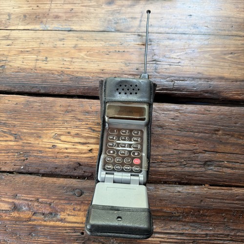 Vintage motorola brick - motorola, cell