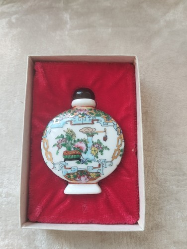 Chinese snuff hand - snuff,