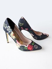 TED BAKER Gorgeous