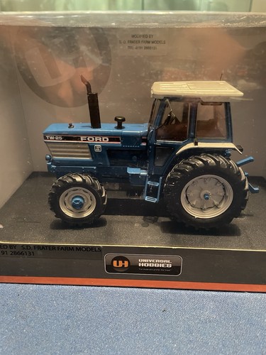 Universal hobbies ford - 1/32, tw
