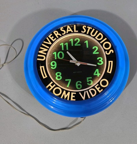 Vintage universal studios - universal, home