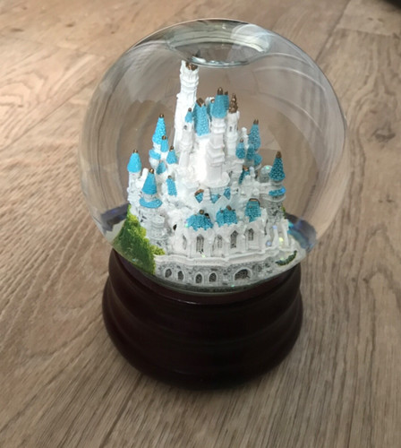Walt disney cinderellas castle - walt,