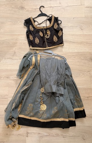 Black grey and gold - black,