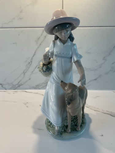 Nao girl with large - girl,