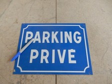 parking privé  FRENCH VINTAGE