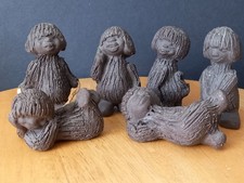 Vibeke Utke six (6) ceramic