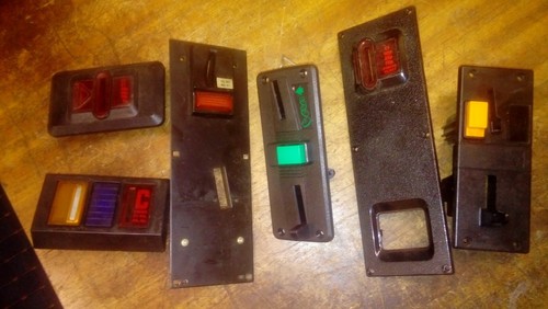 Coin mechanism entry plates - coin,