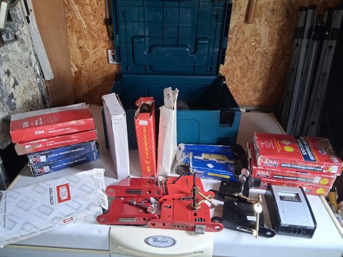 Box of various mortice - ,