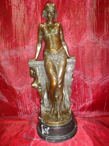 Statue sexy art deco style - art,
