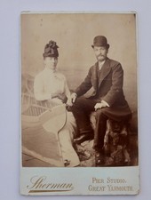 CABINET CARD OF COUPLE IN