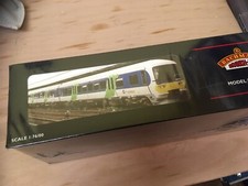 Lot..877K..OO GAUGE BACHMANN 31-026 CLASS 166 TURBO 3-CAR DMU..THAMES .NEW.#95#.