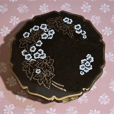 VINTAGE STRATTON COMPACT GOLD