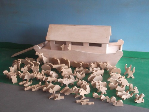 Giant wooden noahs - giant,