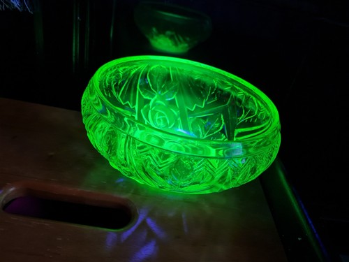 Jobling green pressed glass - jobling,
