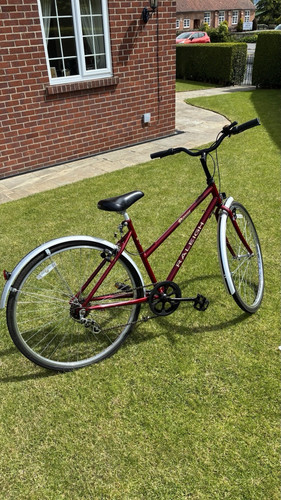 Raleigh city bike - bike, red