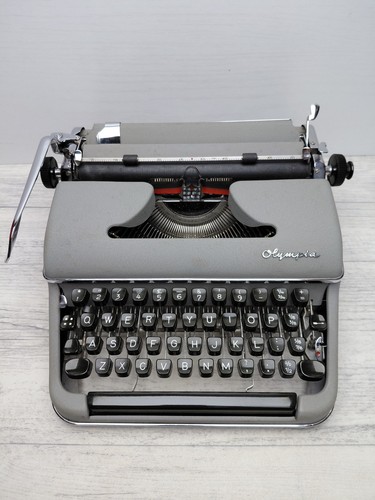 Olympia sm3 typewriter 1950s - olympia,