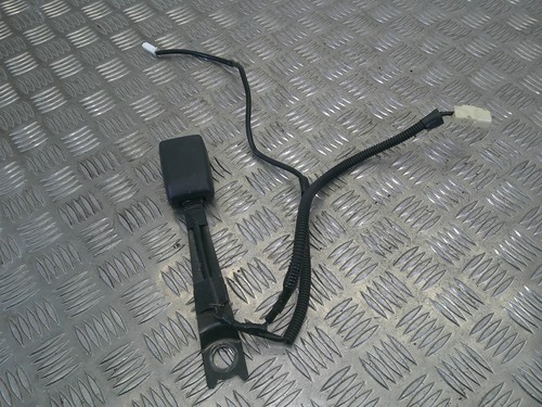 Toyota yaris seat belt - tr,