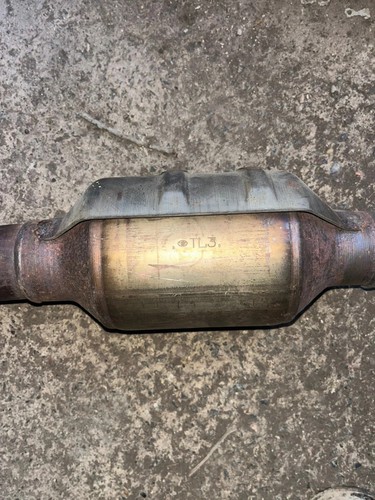 Toyota prius 8 catalytic - ,