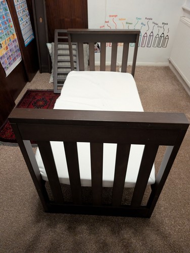 Toddlers bed with - bed, mattress