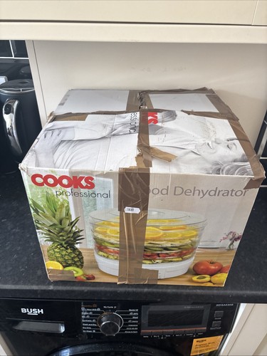Cooks professional food - cooks,