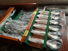 OLD HALL ALVESTON 82 PIECE CANTEEN OF CUTLERY IN ITS OWN ROSEWOOD BOX.