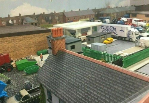 Terracotta chimney pots - 1:76,
