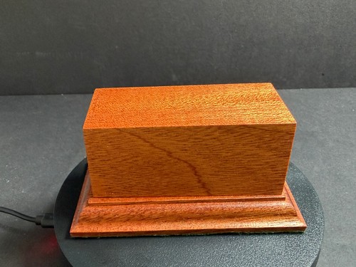 Superb quality wooden pedestal - superb,