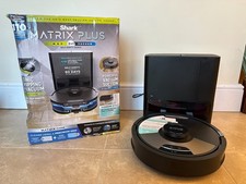 Shark Matrix Plus 2 in 1 Self-Empty Robot Vacuum Cleaner & Mop Kitchen RRP £500