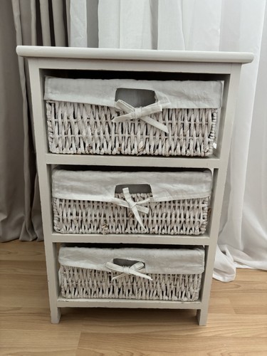 White wicker basket - 3, drawer