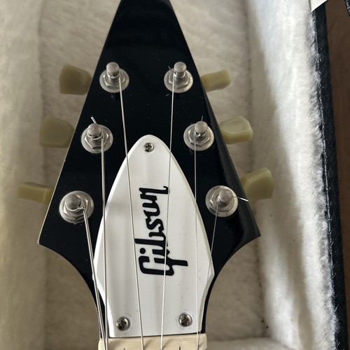 Flying truss rod - flying, v