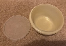 VINTAGE TUPPERWARE CONTAINER
