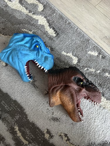 Green hand puppets - green, realistic