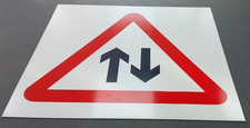2 Way Traffic - Road Traffic Sign - Safety Sign - 600 x 600mm - Rigid PVC