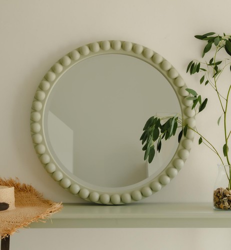 Large round wall - round,