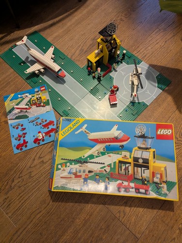Lego town airport 6392 vintage - lego,
