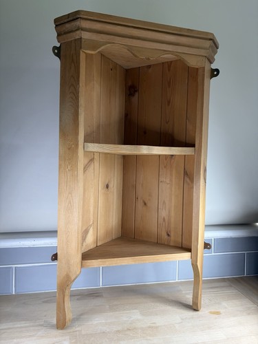 Vintage pine farmhouse - pine,