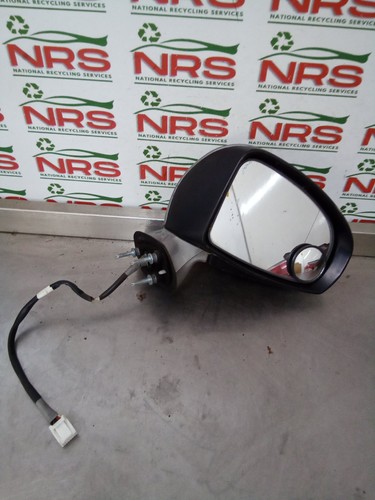 Toyota avensis door mirror - toyota,