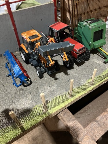 Farm toys spaires job lot - 1:32,