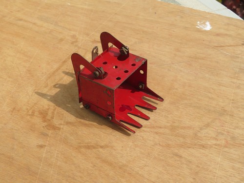 Meccano digger bucket part - meccano,