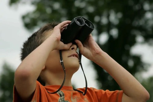 Too far see binoculars - far, see!