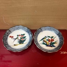Set of 2 octagonal plates with flower and bird patterns